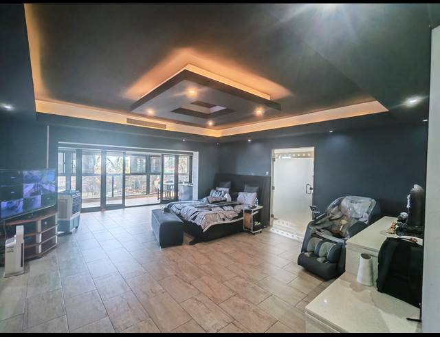 6 BEDROOM HOUSE FOR SALE IN BLUFF